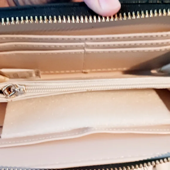 Bebe Quilted BLK Clutch/Wrislet/  Leather Wallet W Card Case Keychain NEW NWT - Picture 6 of 7